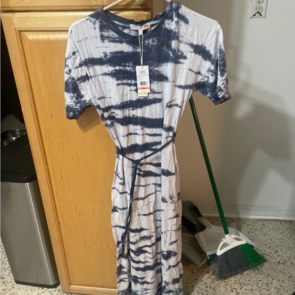 C&C California Finn muscle tye dye rshirt dress small NWT - Picture 2 of 6
